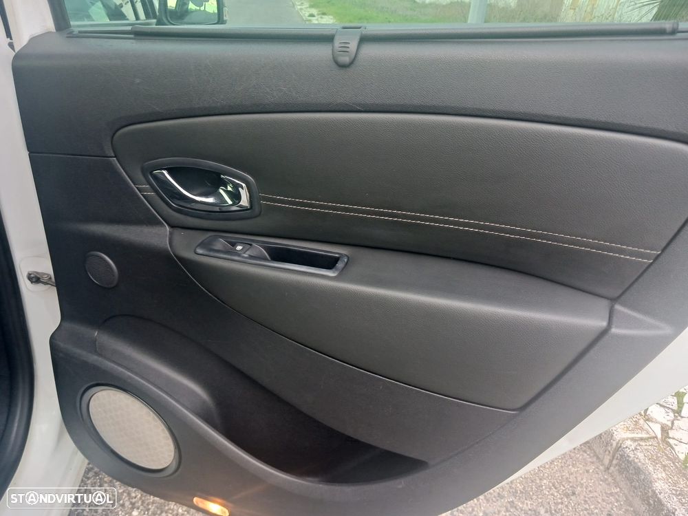 Renault Grand Scénic 1.5 dCi Bose Edition SS - 41