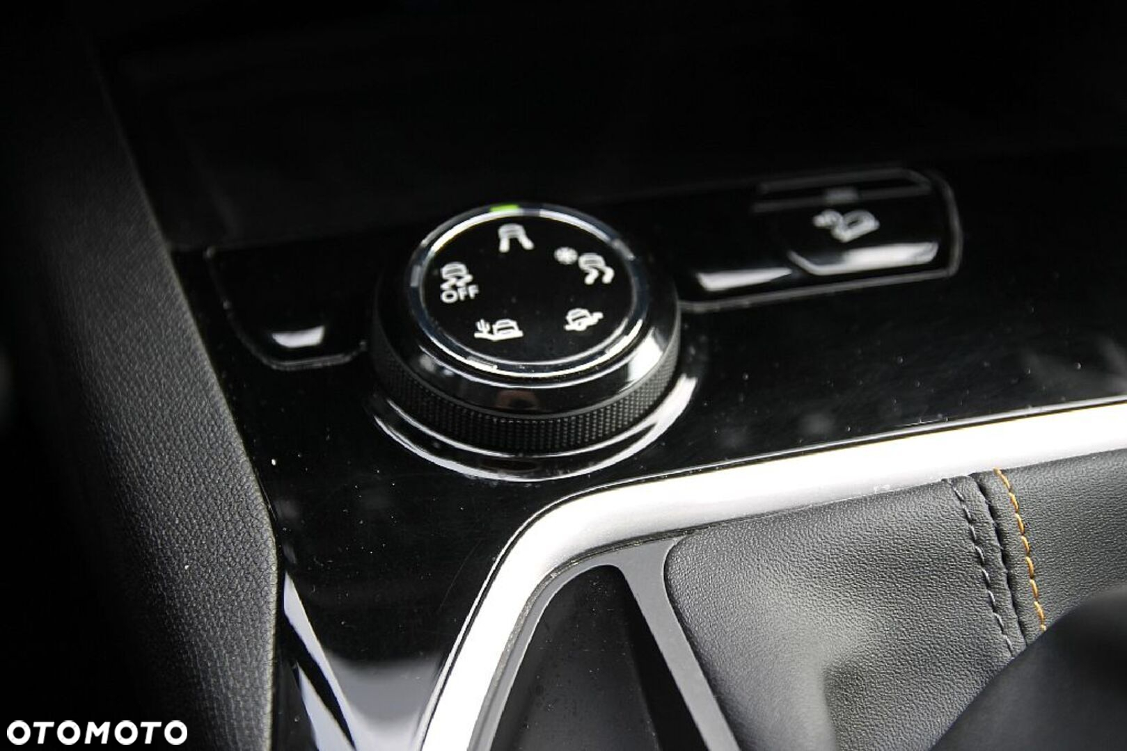 Peugeot 3008 1.2 PureTech Road Trip S&S - 34