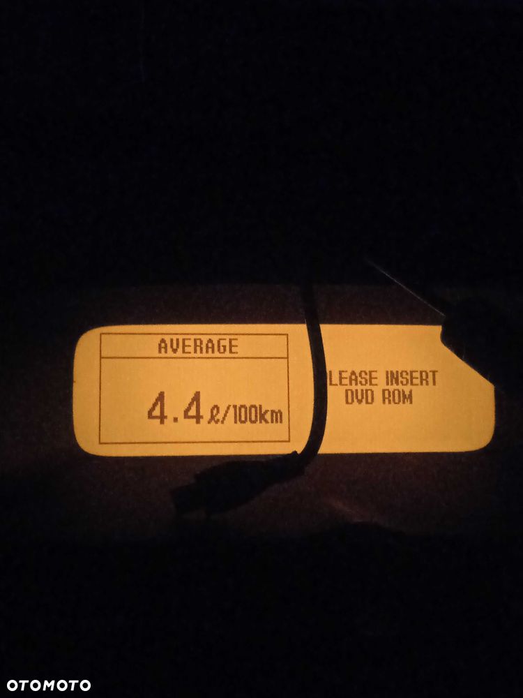 Toyota Avensis - 8