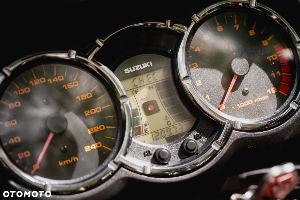 Suzuki V-STROM - 8
