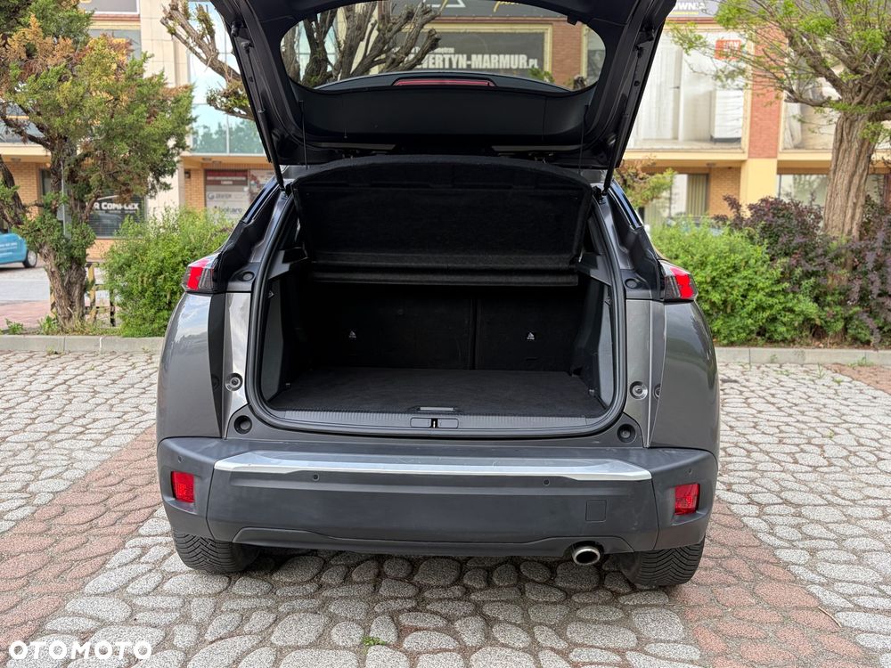 Peugeot 2008 1.5 BlueHDi Allure Pack S&S EAT8 - 32