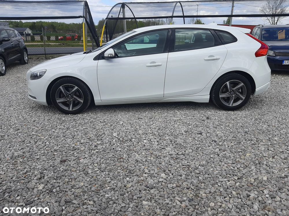 Volvo V40 D2 Momentum - 7