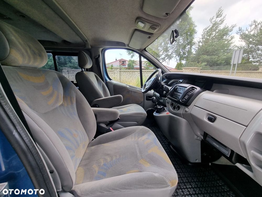 Renault Trafic Passenger - 14