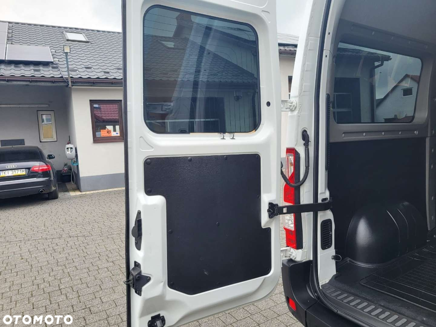 Renault Master 2.3 170ps. L2H2  8-osobowy - 24