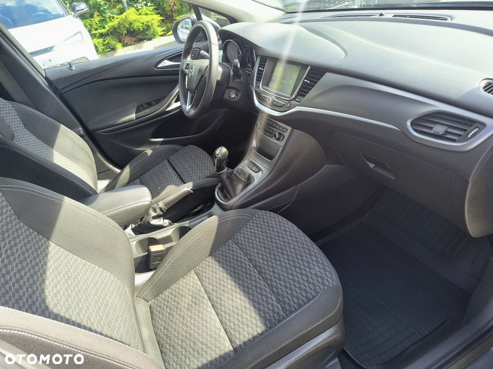 Opel Astra 1.4 T Enjoy S&S - 11