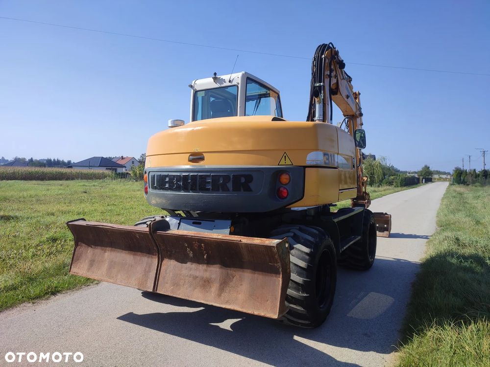 Liebherr A 311 - 4