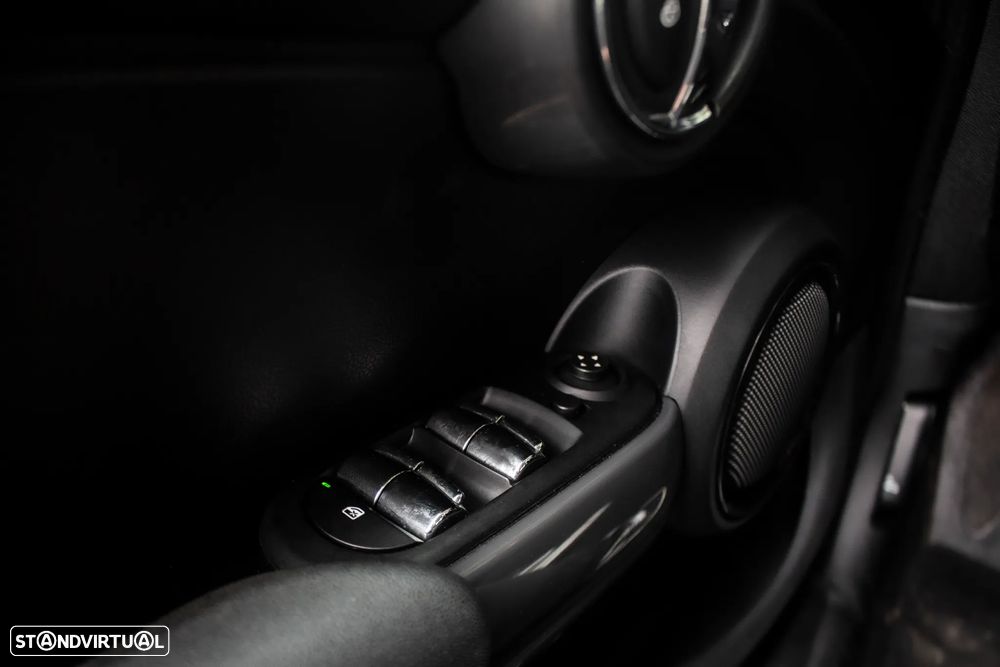 MINI 5 Portas Cooper D - 19