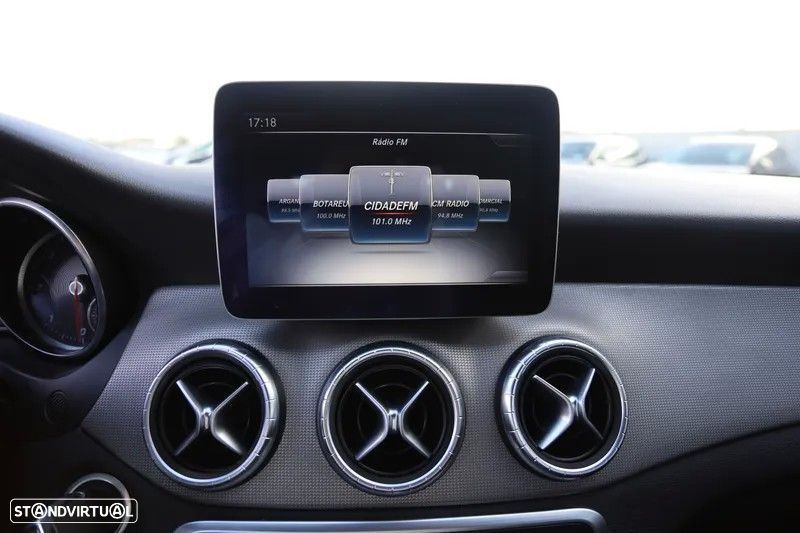 Mercedes-Benz CLA 180 d Urban - 11