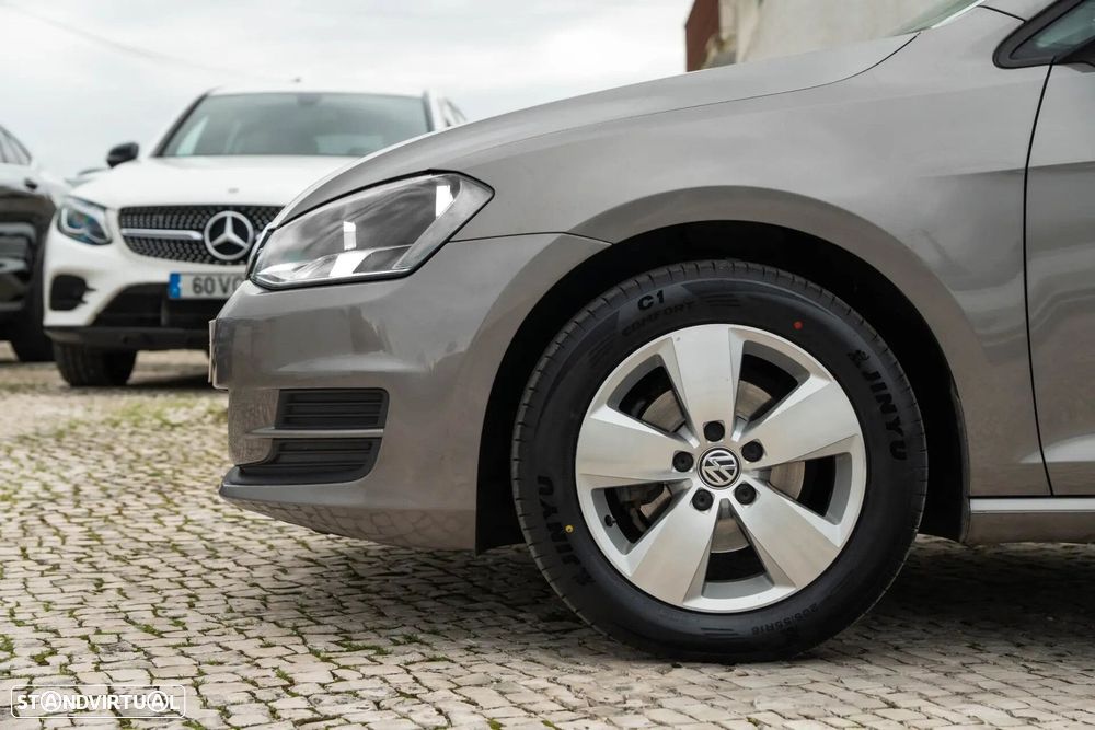 VW Golf 1.6 TDI Confortline - 8