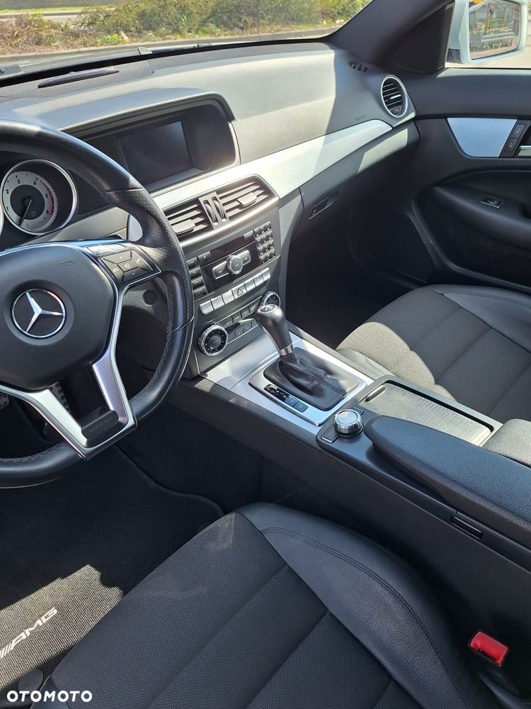 Mercedes-Benz Klasa C 250 CDI DPF BlueEFFICIENCY 7G-TRONIC Edition 1 - 3