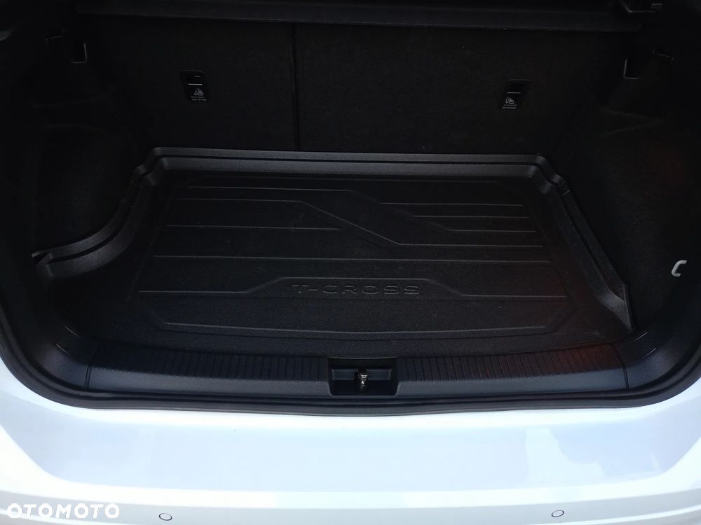 Volkswagen T-Cross 1.5 TSI ACT R-Line DSG - 23