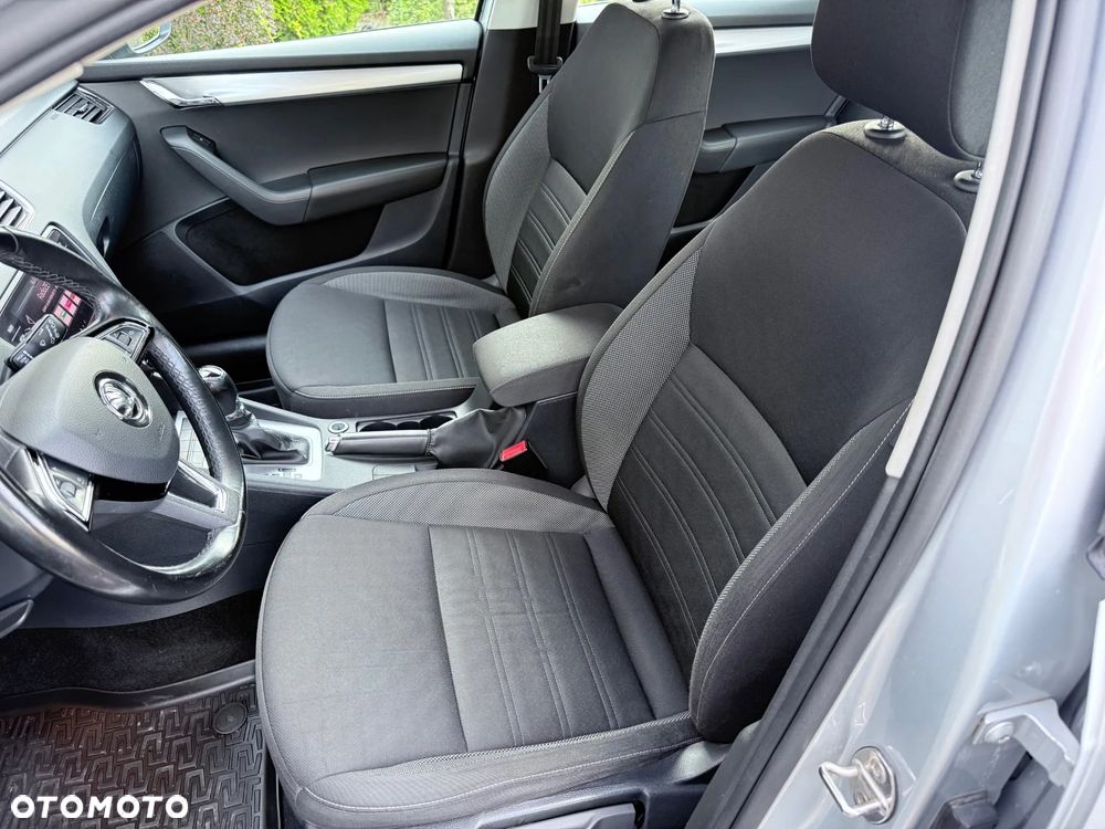 Skoda Octavia 2.0 TDI Ambition DSG - 13