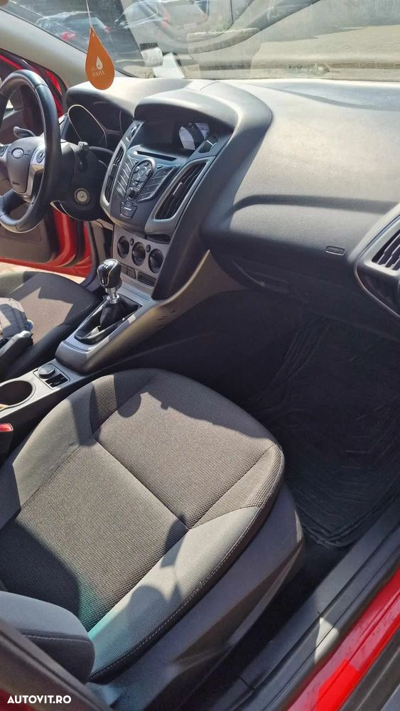 Ford Focus - 12