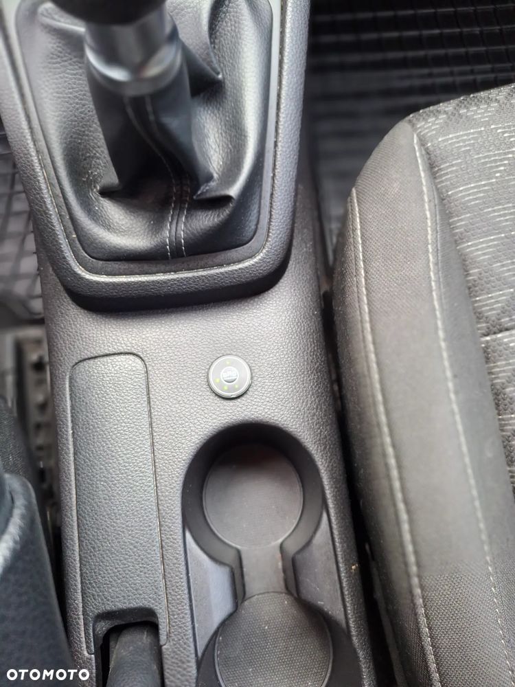 Kia Rio - 34