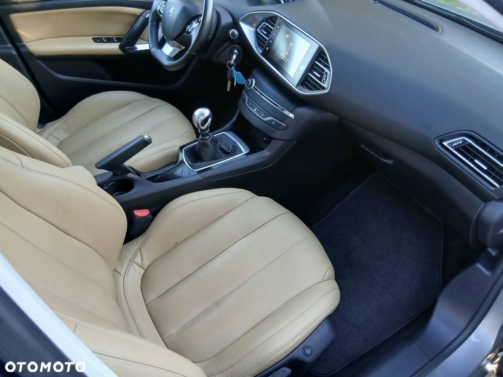 Peugeot 308 - 34