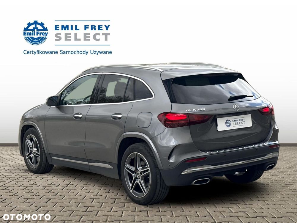 Mercedes-Benz GLA - 3