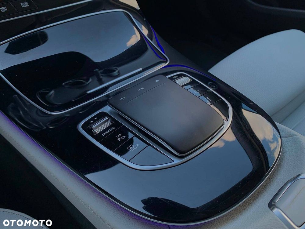 Mercedes-Benz Klasa E - 27