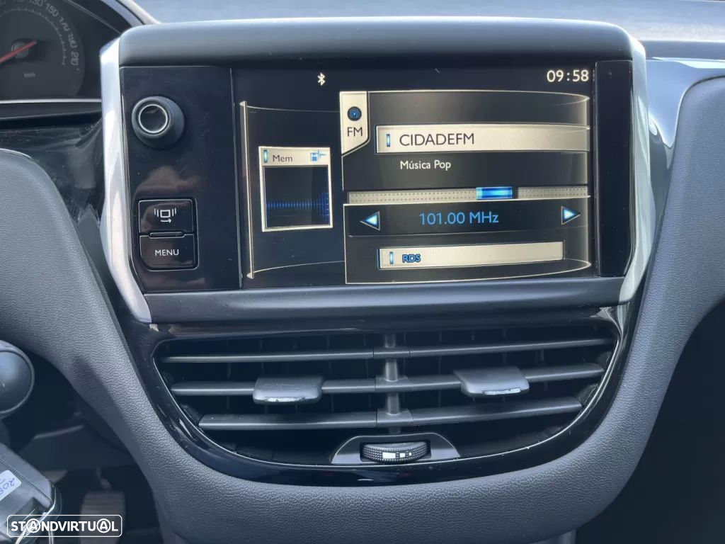 Peugeot 208 82 VTI Style - 13