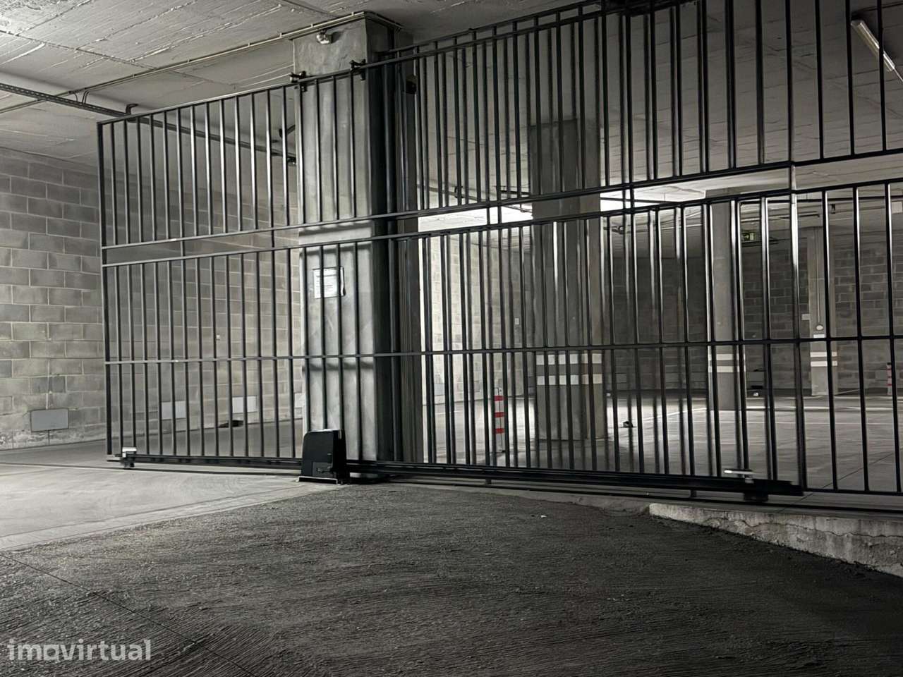 Lugar de Estacionamento Coberto - Rua Vasco da Gama – Santarém - Grande imagem: 3/4