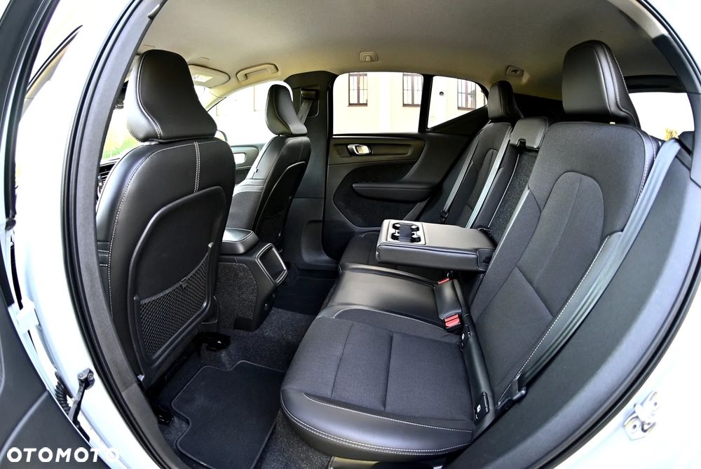 Volvo XC 40 D3 Momentum Pro - 23