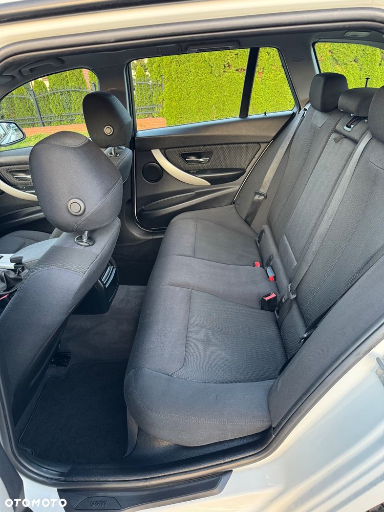 BMW Seria 3 318d DPF - 16