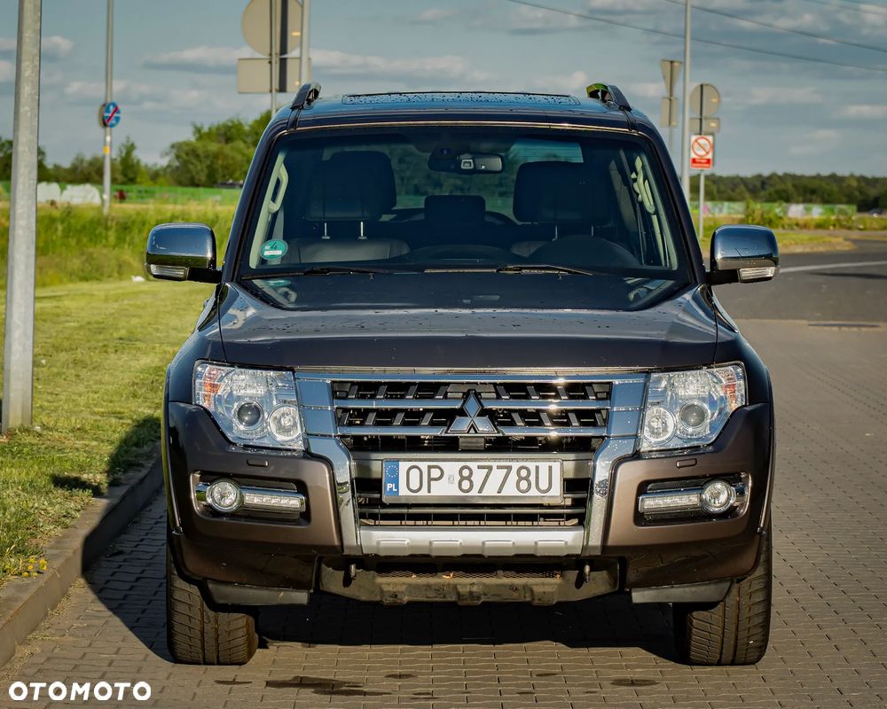 Mitsubishi Pajero - 1