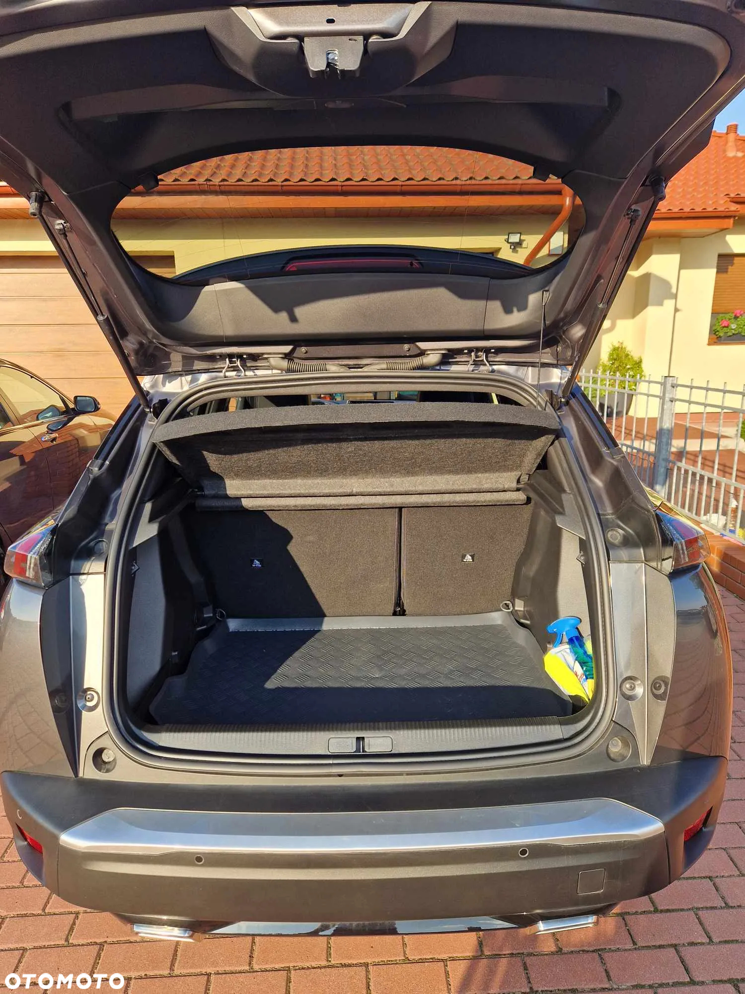 Peugeot 2008 1.2 PureTech Allure Pack S&S EAT8 - 6