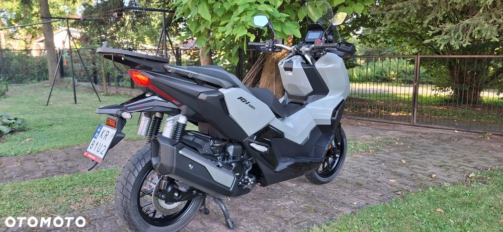 Honda ADV350 - 4