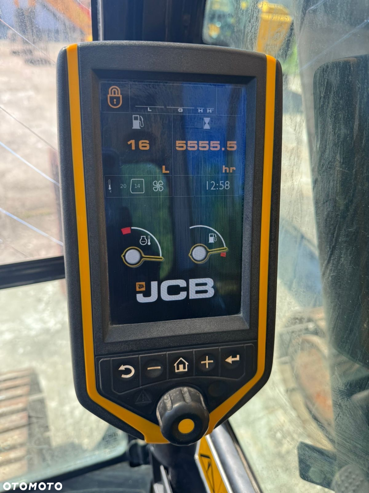 JCB JS210LC - 29