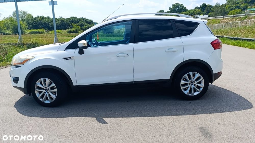 Ford Kuga 2.0 TDCi 2x4 Titanium - 5