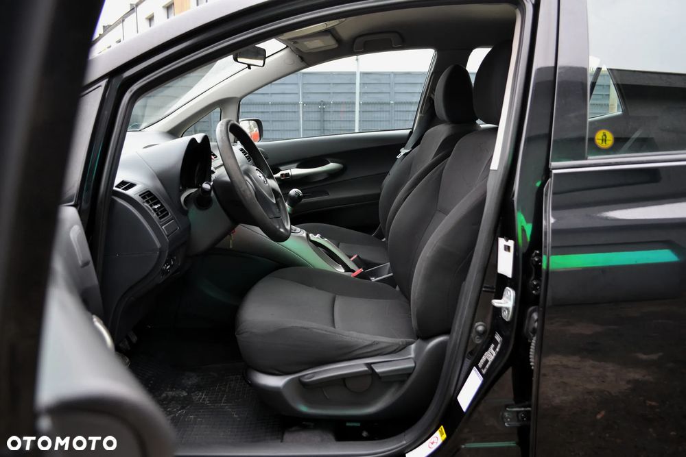 Toyota Auris 1.4 D-4D Luna - 6