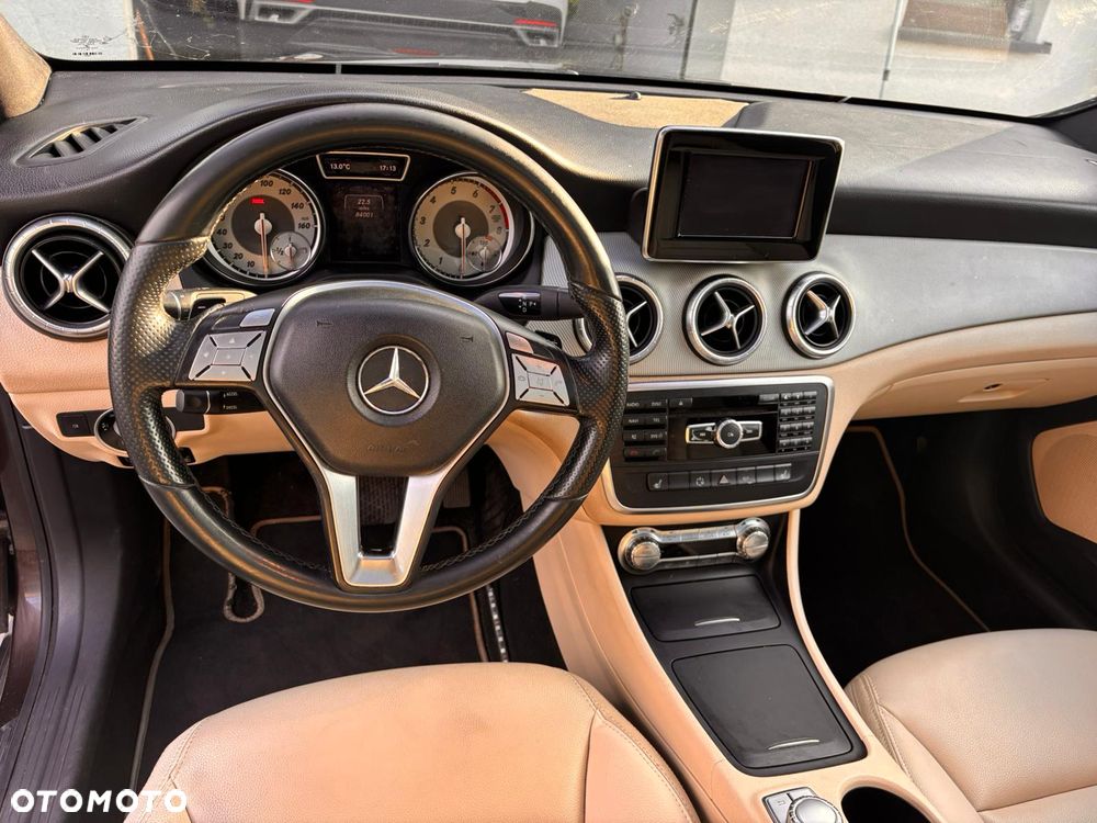 Mercedes-Benz CLA 250 4Matic 7G-DCT Sport - 22