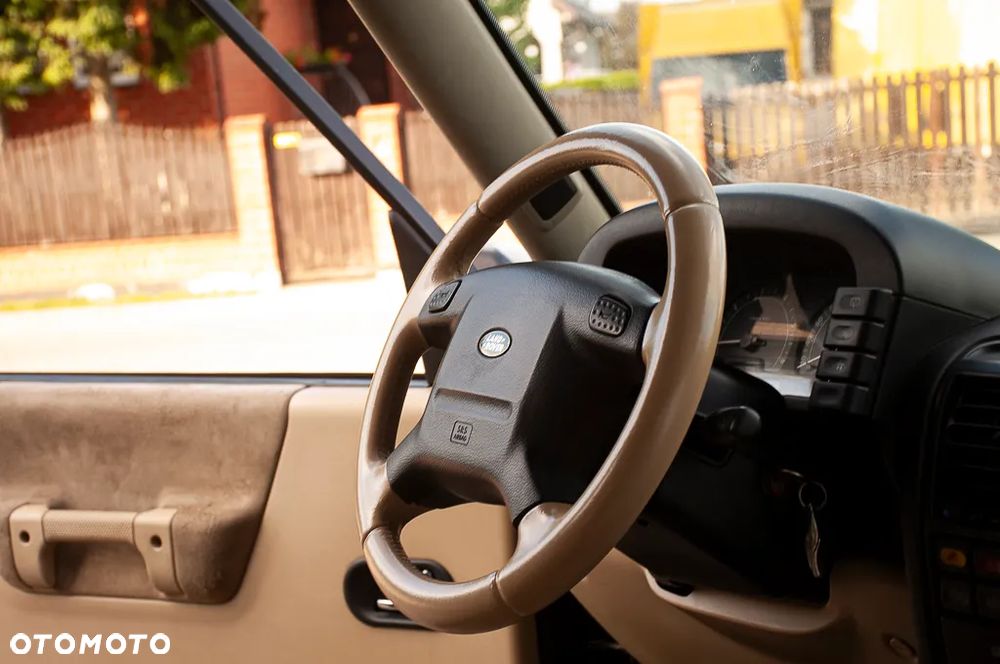 Land Rover Discovery - 24