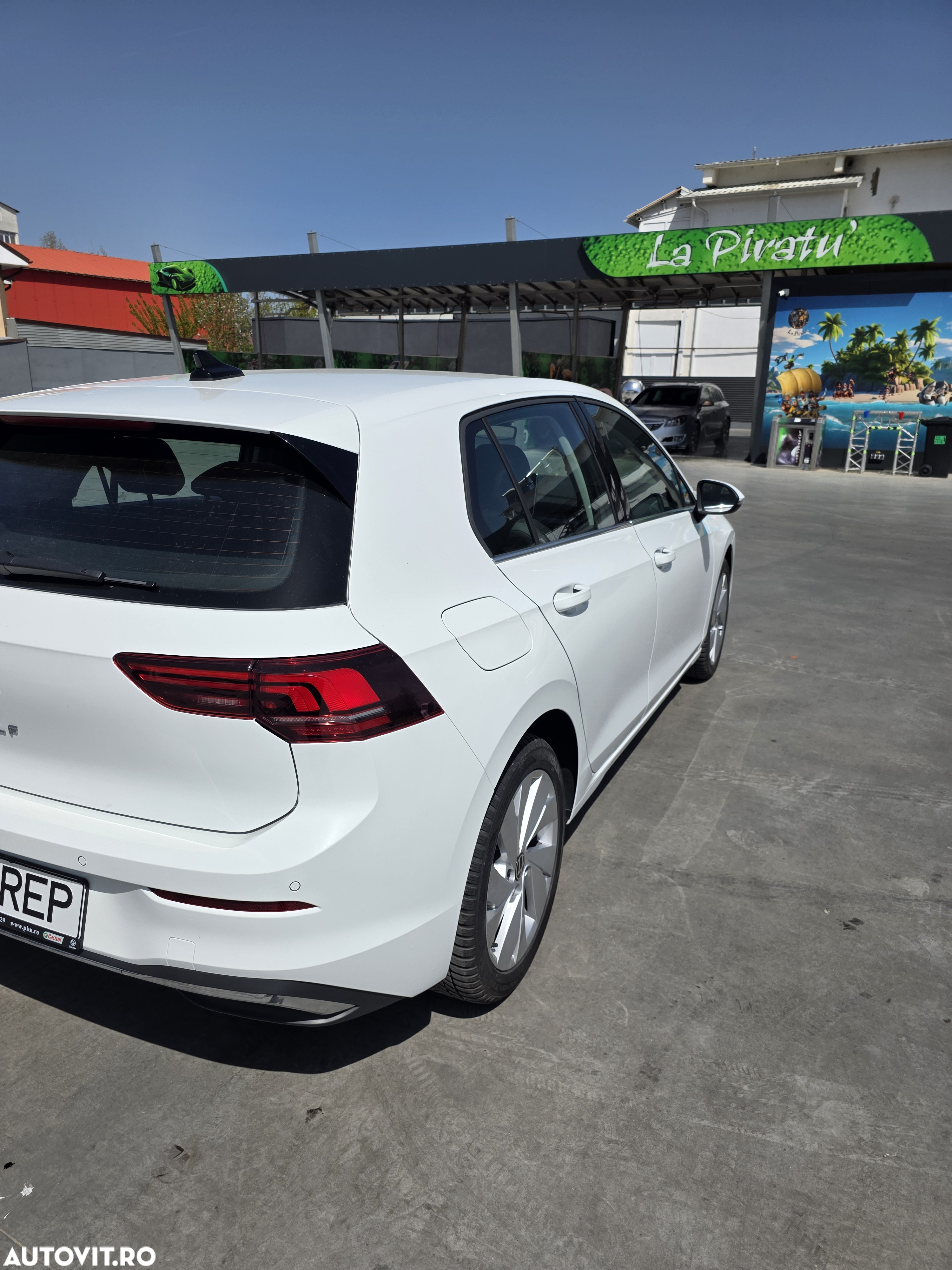 Volkswagen Golf - 9