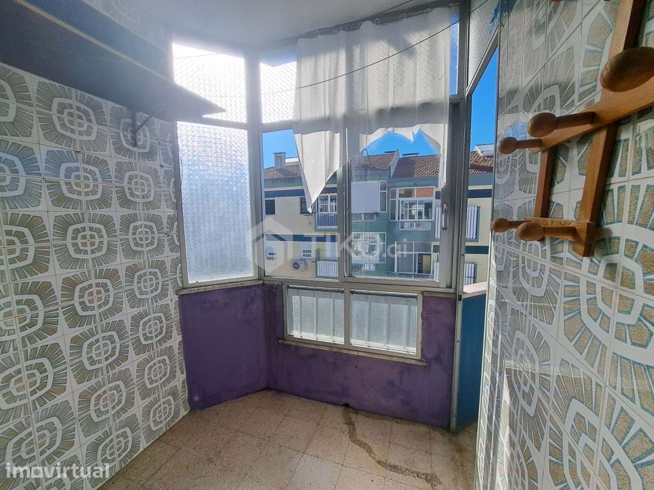 Oportunidade em Linda-a-Velha: Apartamento T1 com Enorme Potencial! - Grande imagem: 4/14