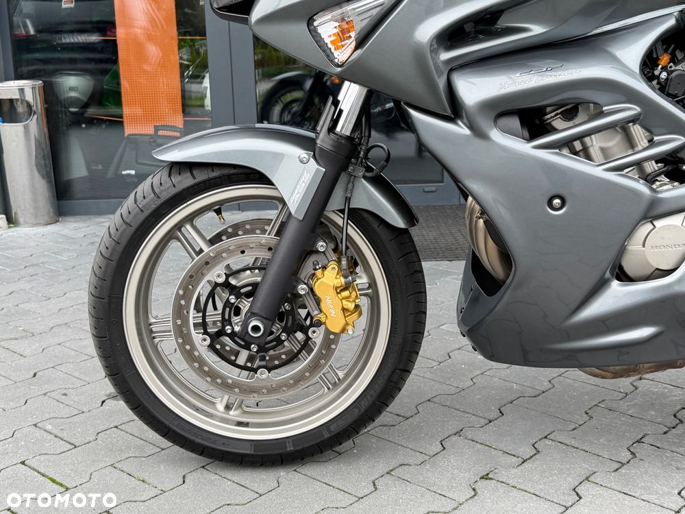 Honda CBF - 33