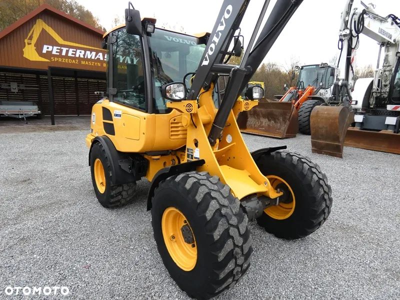 Volvo L20F Z Niemiec / Tylko 2.300mtg / Stan Idealny / - 28