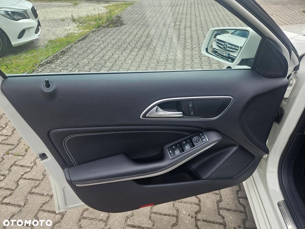 Mercedes-Benz Klasa A 160 7G-DCT Urban - 15