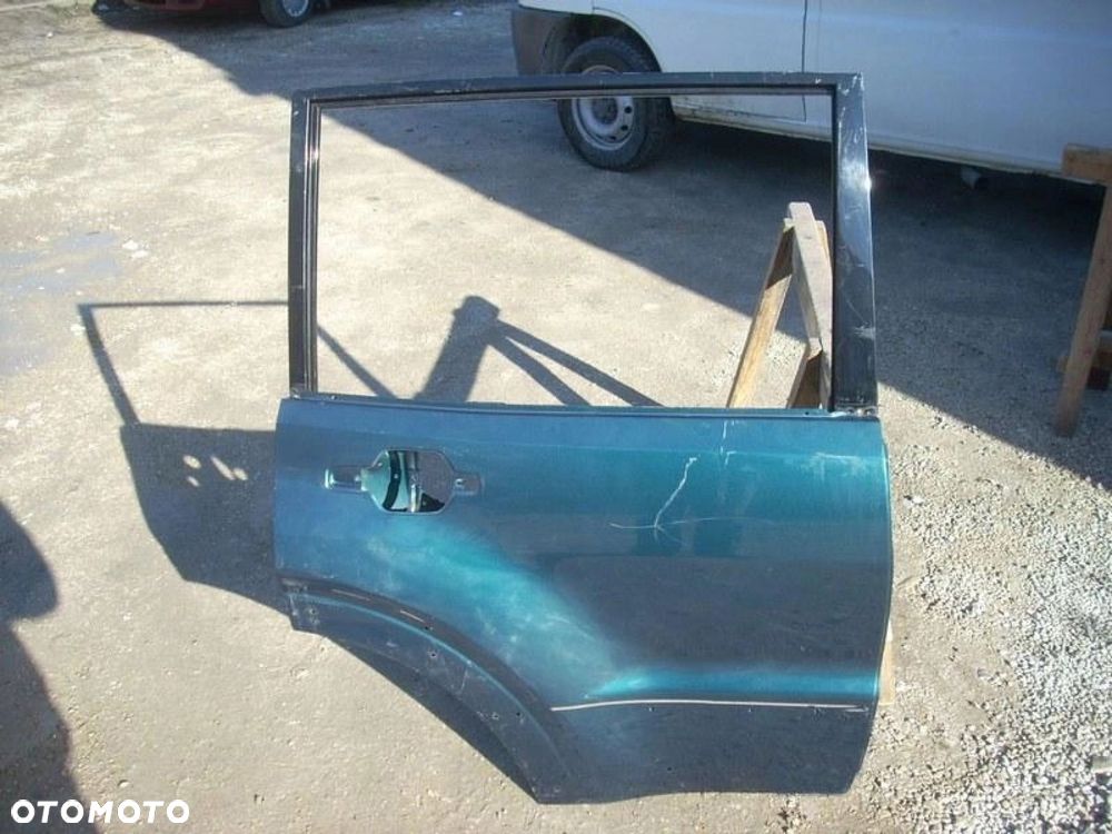 DRZWI TYLNE PRAWE MITSUBISHI PAJERO - 1