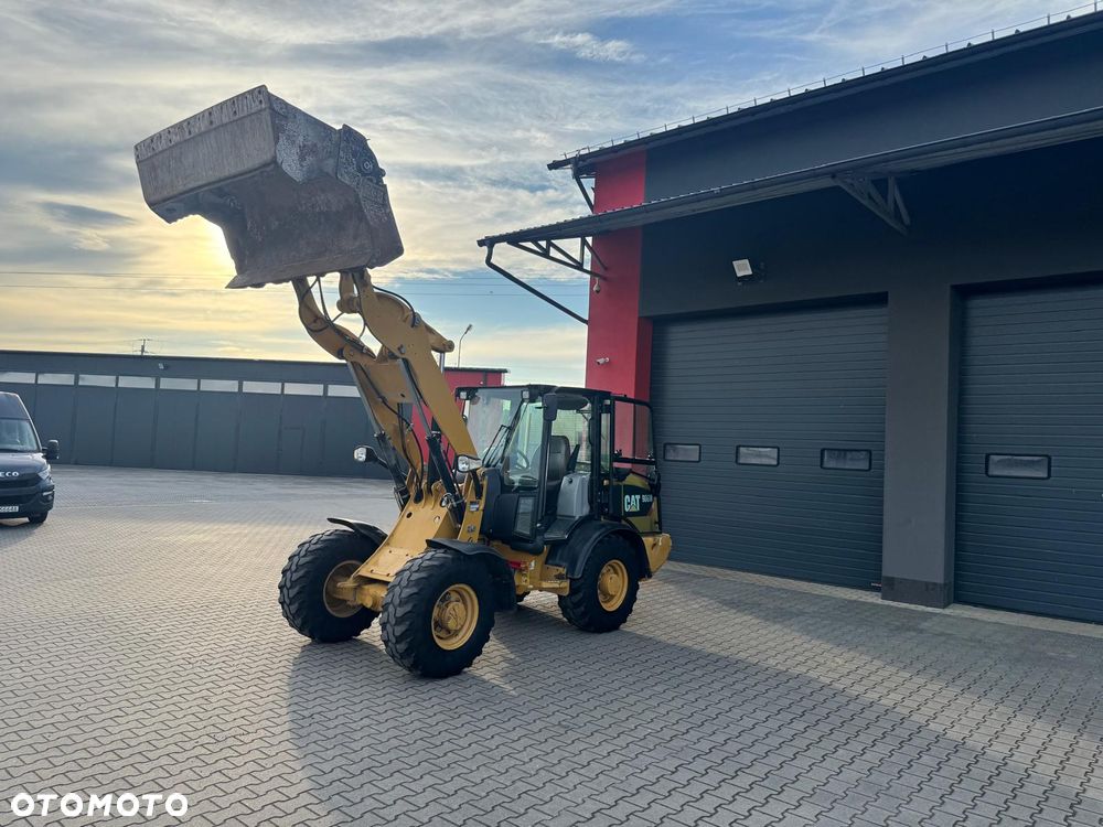 Caterpillar 906M - 6
