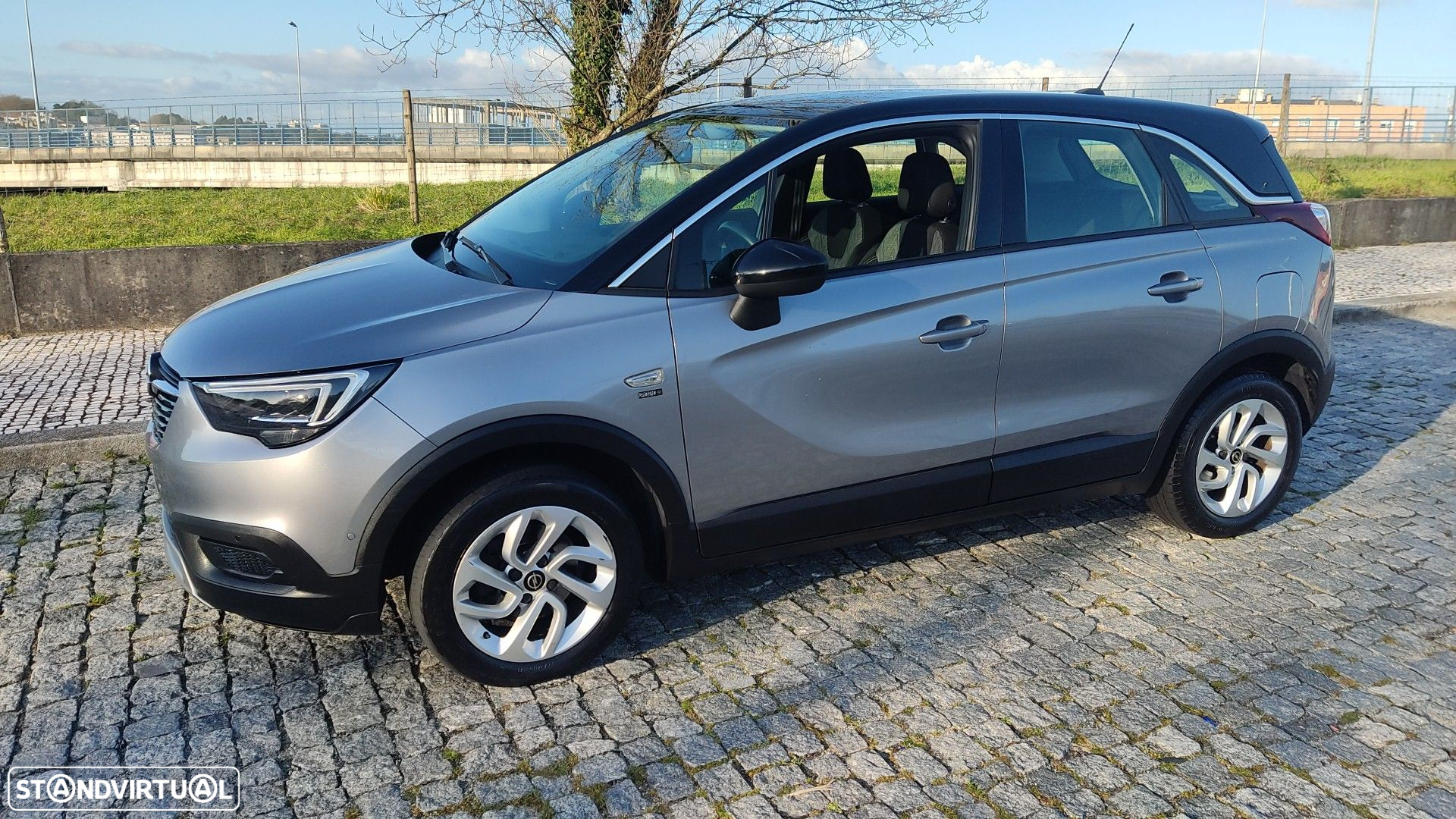 Opel Crossland X 1.2 T Innovation - 2