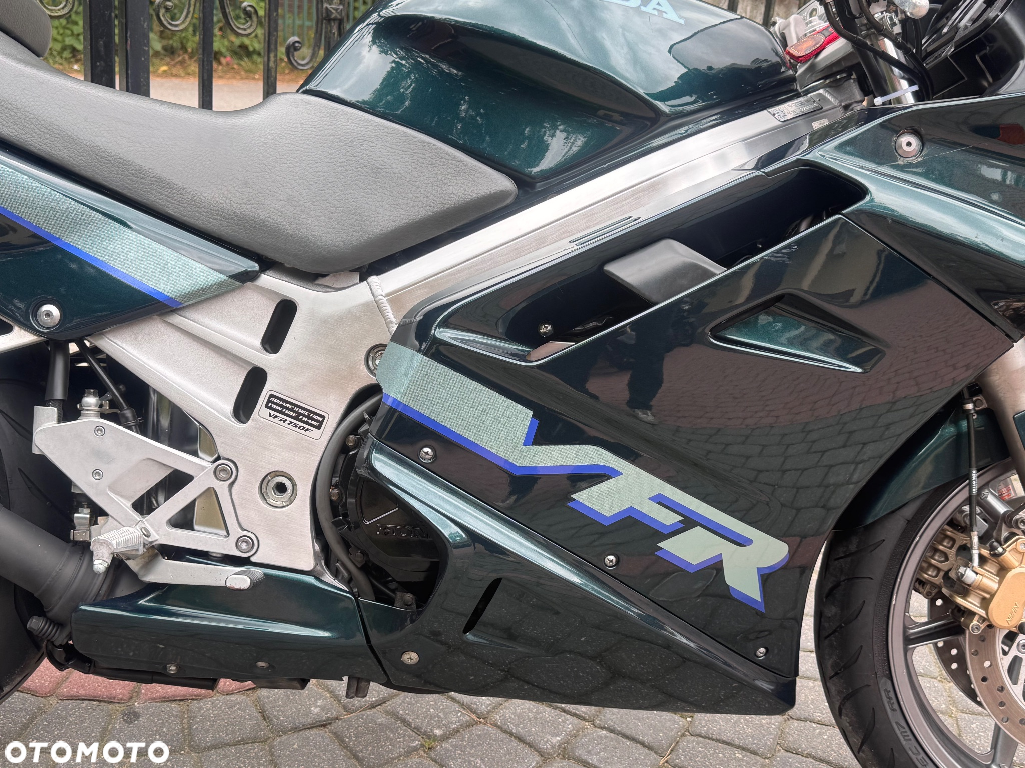 Honda VFR - 14