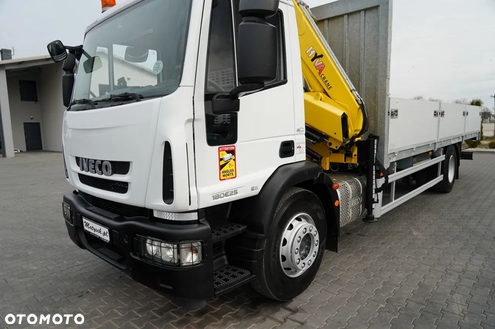 Iveco 180E25 / 4X2 / SKRZYNIOWY 7,5m + HDS HYVA HB150X MAX UDŹWIG 5 200KG / STEROWNIE RADIOWE  / ROTATOR / AUTOMAT - 14
