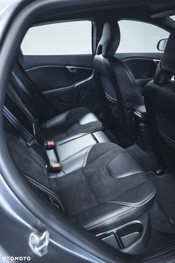 Volvo V40 T3 Drive-E R-Design Momentum - 8