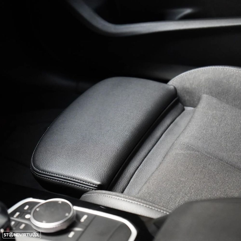 BMW 118 i Line Sport Auto - 31