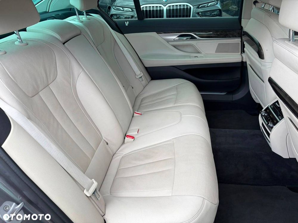 BMW Seria 7 - 14