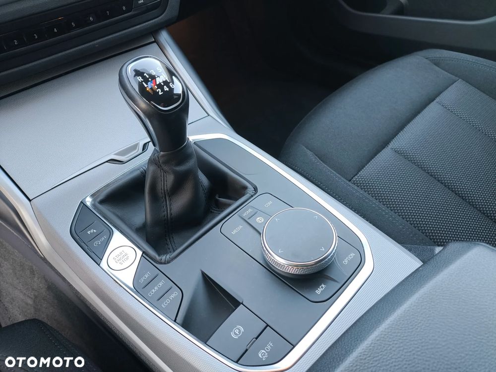 BMW Seria 3 318i - 36
