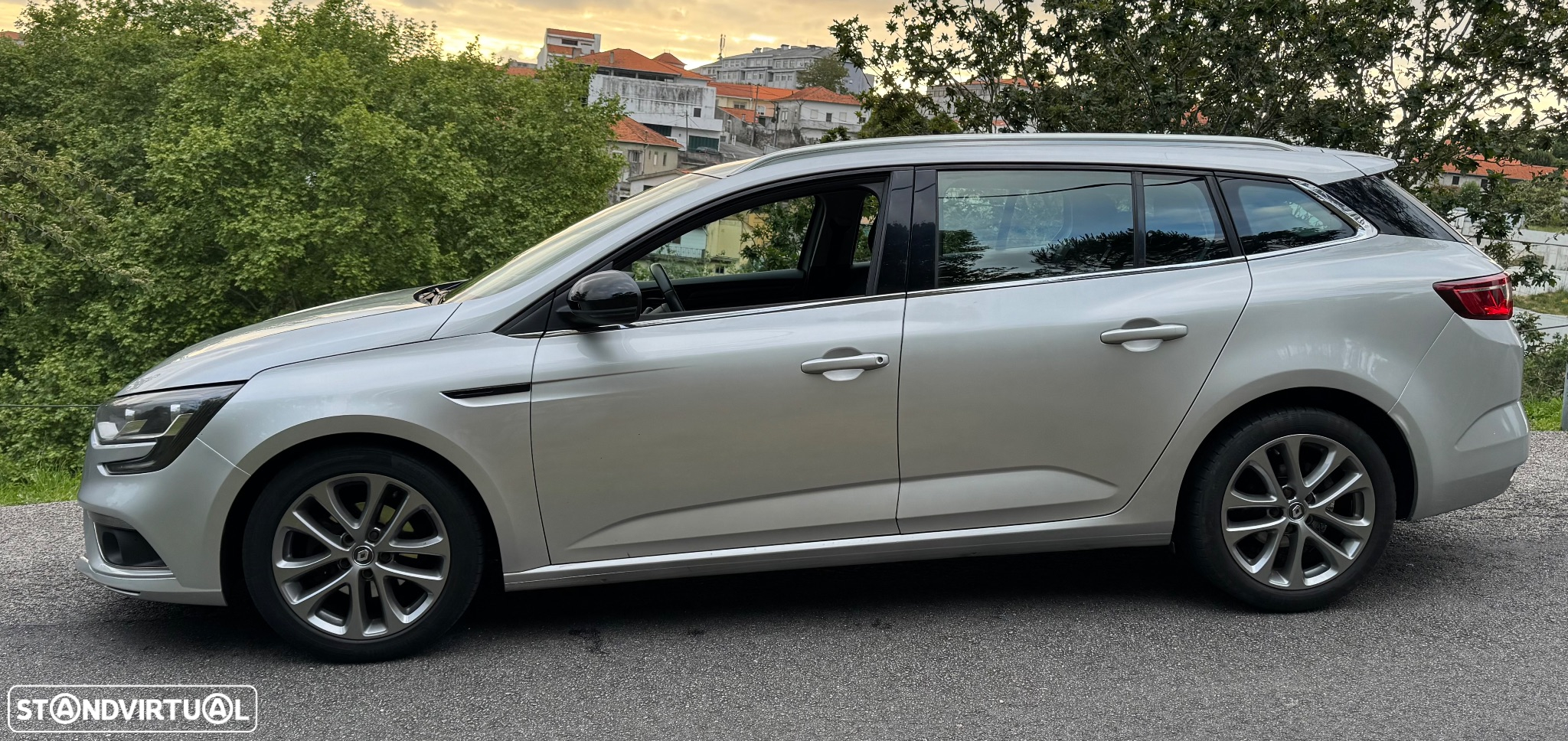 Renault Mégane Sport Tourer dCi 110 FAP EDC Dynamique - 8