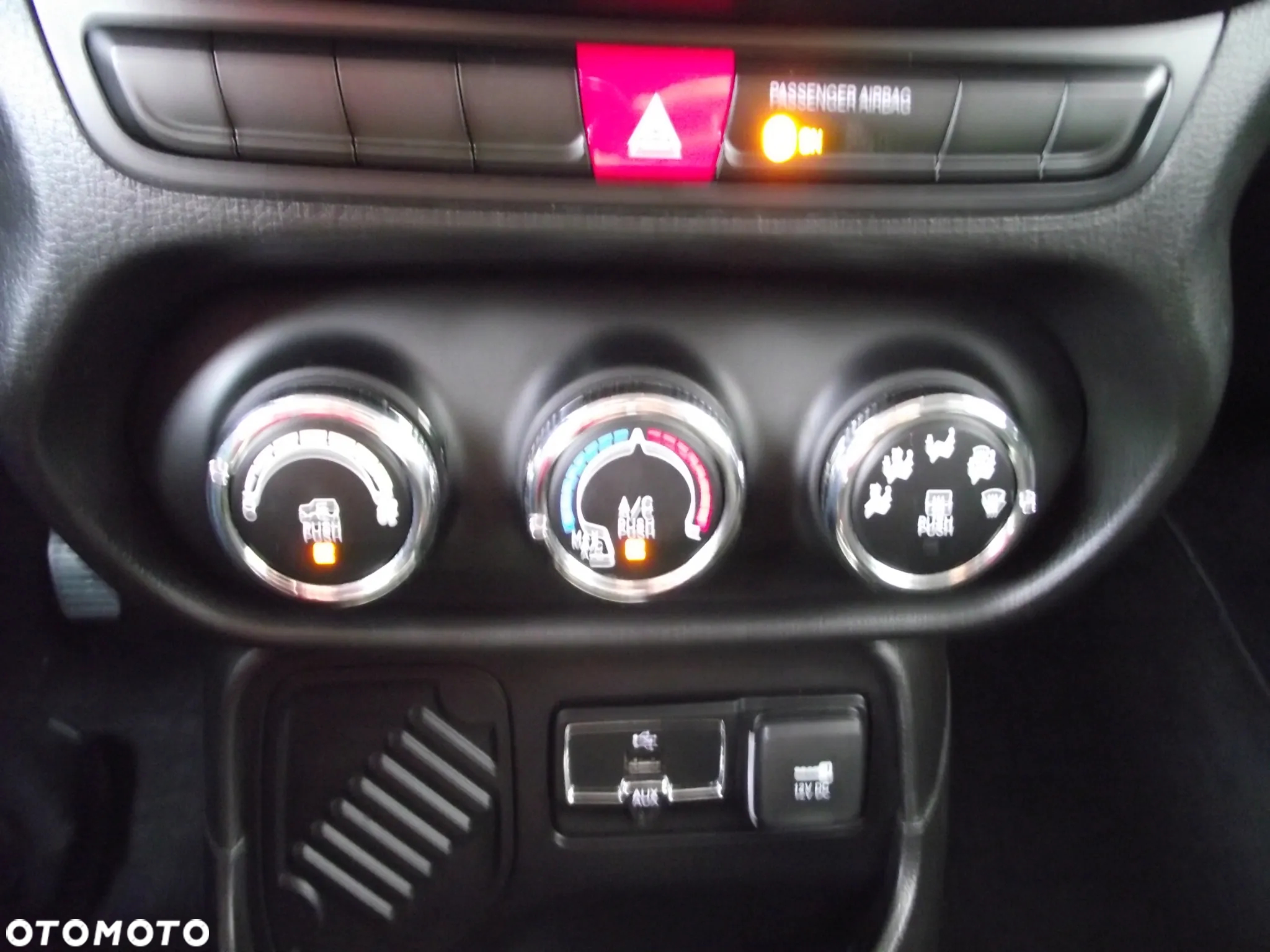 Jeep Renegade 1.6 E-TorQ Sport FWD - 28