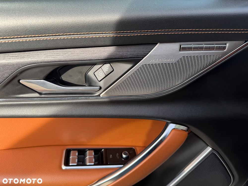 Jaguar XF 2.0 P300 AWD R-Dynamic S - 8